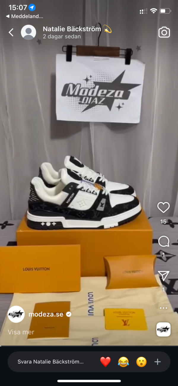V sneakers size 39